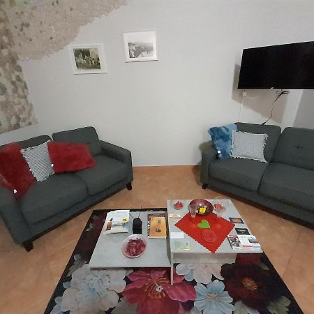 Dimora Donna Carmela Apartment Наполи Екстериор снимка