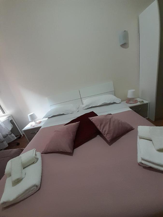 Dimora Donna Carmela Apartment Наполи Екстериор снимка