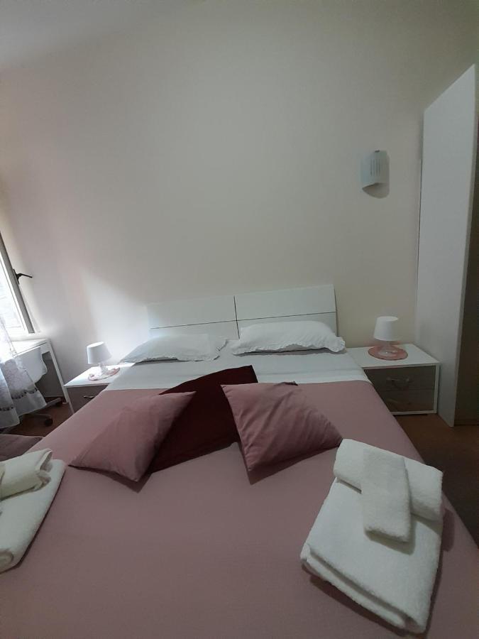 Dimora Donna Carmela Apartment Наполи Екстериор снимка